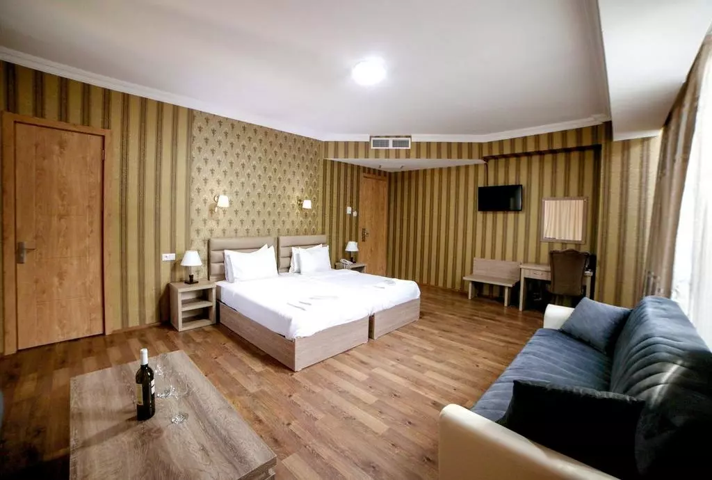 hotel L plaza tbilisi_shabavizparvaz_11.jpg hotel L plaza tbilisi_shabavizparvaz_11.jpg